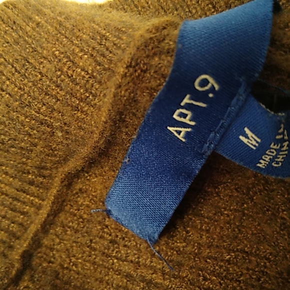 Apt. 9 v neck  sweater - Picture 5 of 5